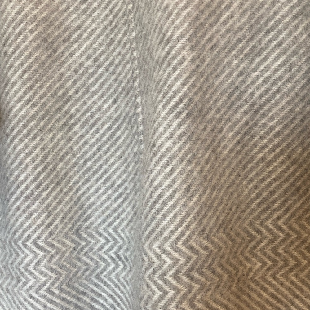 Lynn Fullman gray and white hand made wool coat w/ fringe - Picture 10 of 11